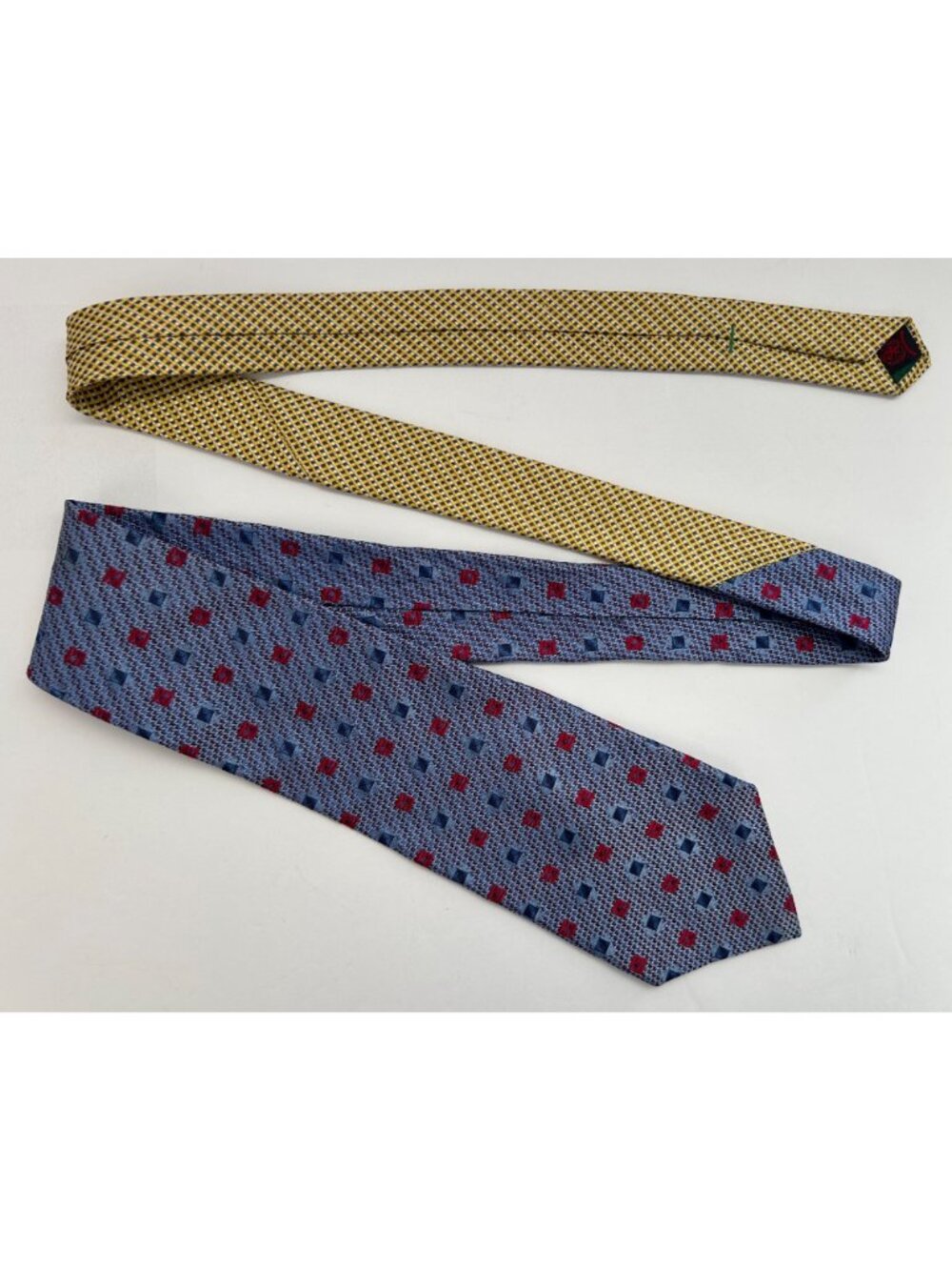 2 VTG Tommy Hilfiger Men's Silk Ties Two-Tone Geometric Blue Red Golden-Yellow - Picture 5 of 8